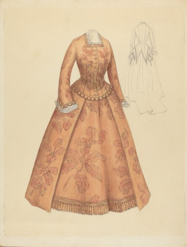 Eine Zeichnung eines 18.-Jahrhundert-Kostümentwurfs mit einem langen Blumenmuster-Kleid mit hohem Kragen, fließendem bodenlangen Rock und Spitzenbesatz, vor einem hellblauen Hintergrund.