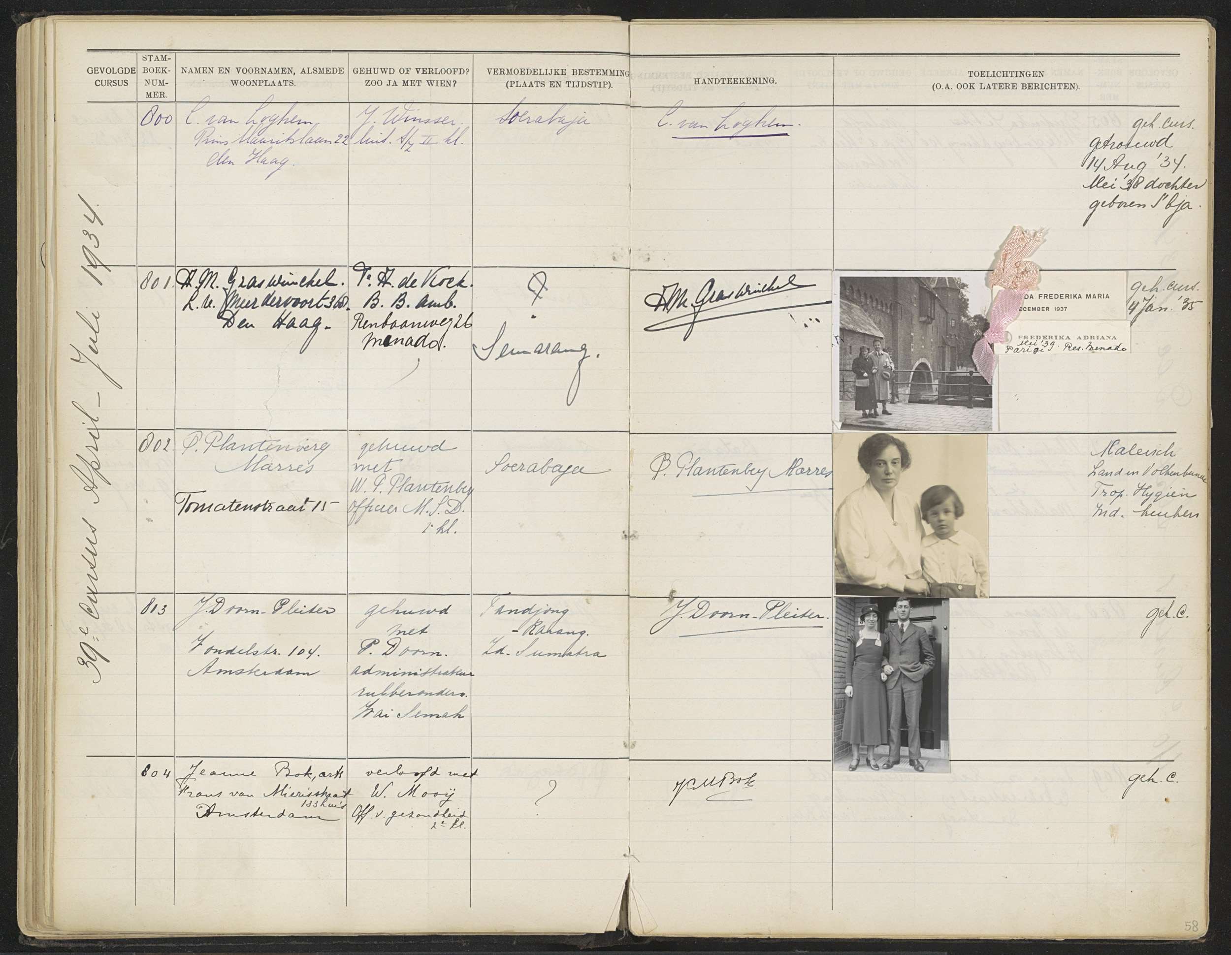 Offenes Buch mit Schwarz-Weiß-Familienfoto und Texten und Bildern