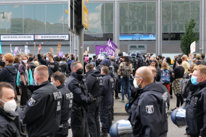 Zeitungen gegen ICE-Hochgeschwindigkeitsstrecken
