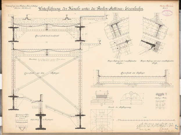 Ausführliches Architekturzeichnung des Berlin-Sienbahn-Brücken, mit strukturellen Plänen und Anmerkungen auf Papier.