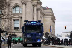 BPOL NRW: 3 Frauen mit vollständig gefälschten IDs von der Bundespolizei in Fernbus festgenommen - Rückkehr in die Niederlande