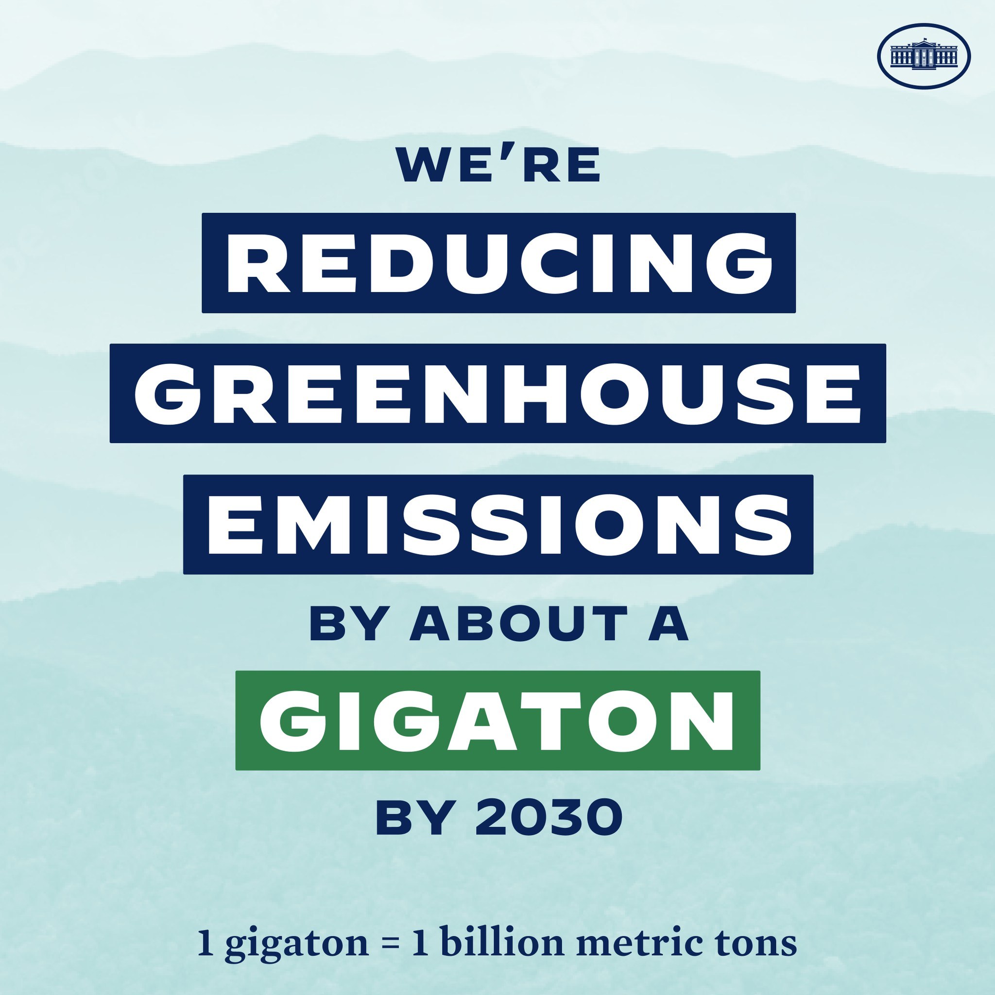 Ein Plakat mit dem Text "Wir reduzieren die Treibhausgasemissionen bis 2030 um etwa eine Gigatonne" und einem Logo, das sich für die Reduzierung der Treibhausgase bis 2030 einsetzt.